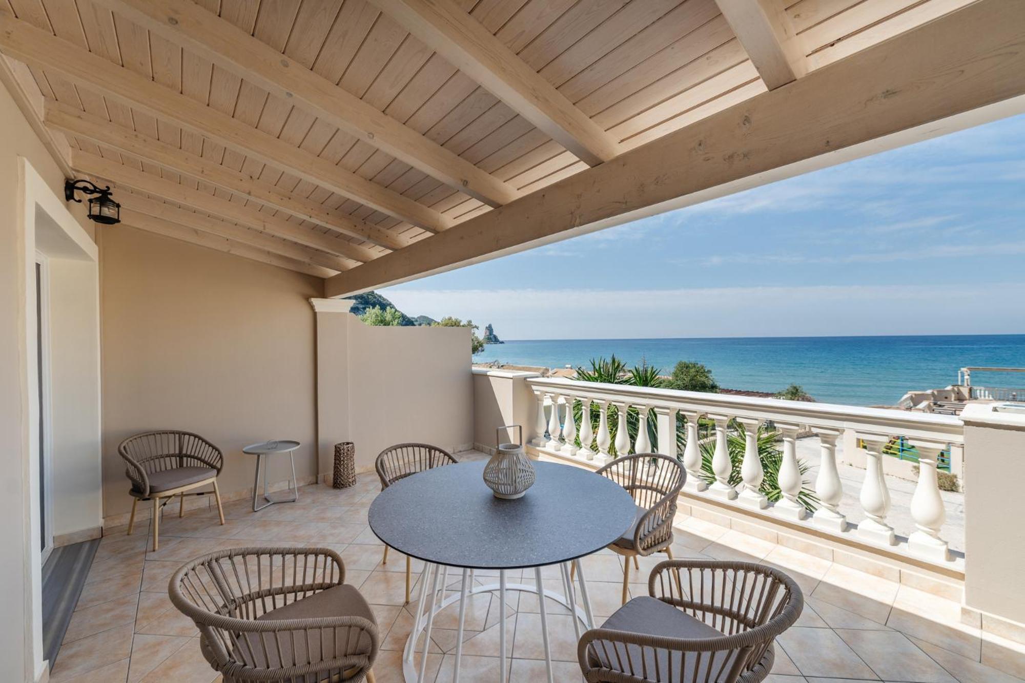 Sea Breeze Hotel & Apartments Agios Gordios  Exterior photo